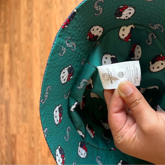 Hello Kitty Seattle mariners Navy Bucket Hat - Picture 4 of 4